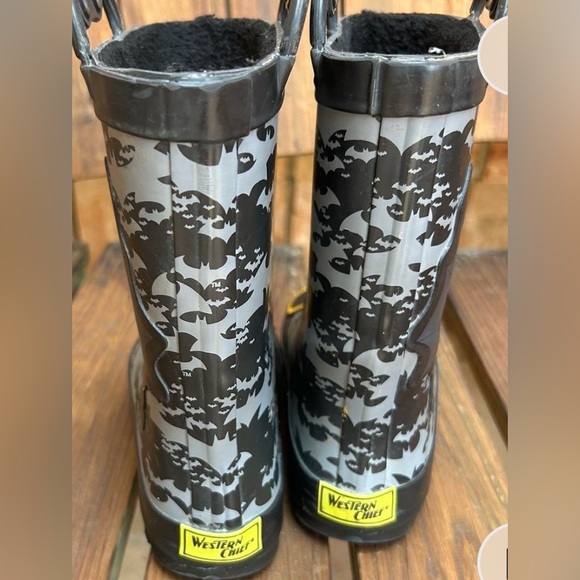 WESTERN CHIEF BOOTS Batman Kids Rain Boots - Black and Gray - Picture 6 of 8